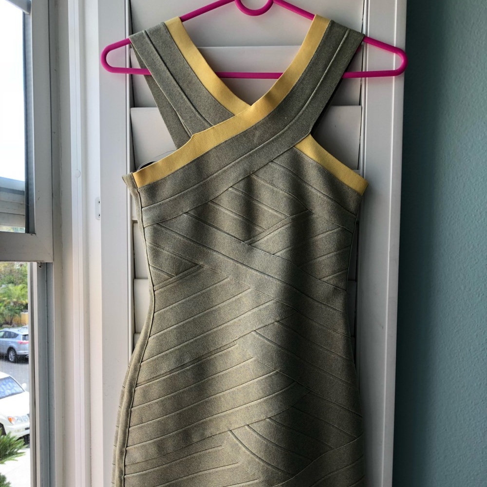 Dress - Picture 3 of 4